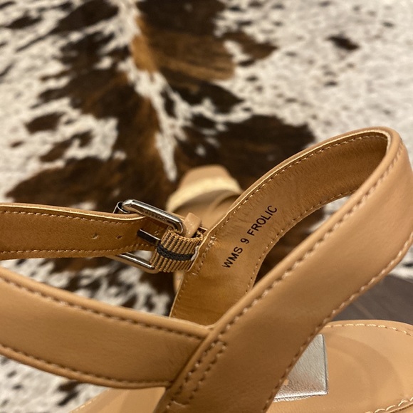 DV by Dolce Vita Frolic Heels in Caramel 9 - Picture 6 of 7